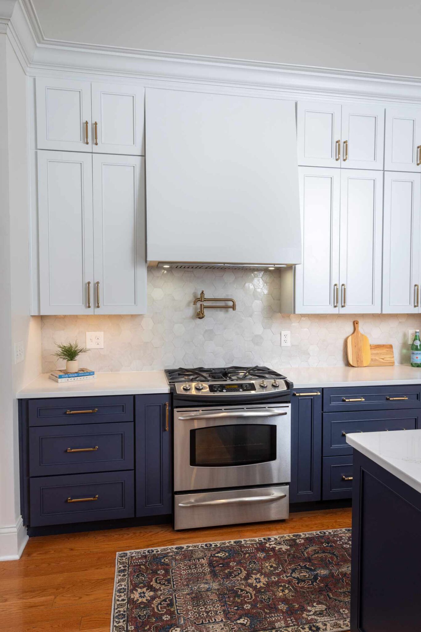 Custom range hood, fabricated by Vision Construction craftsmen