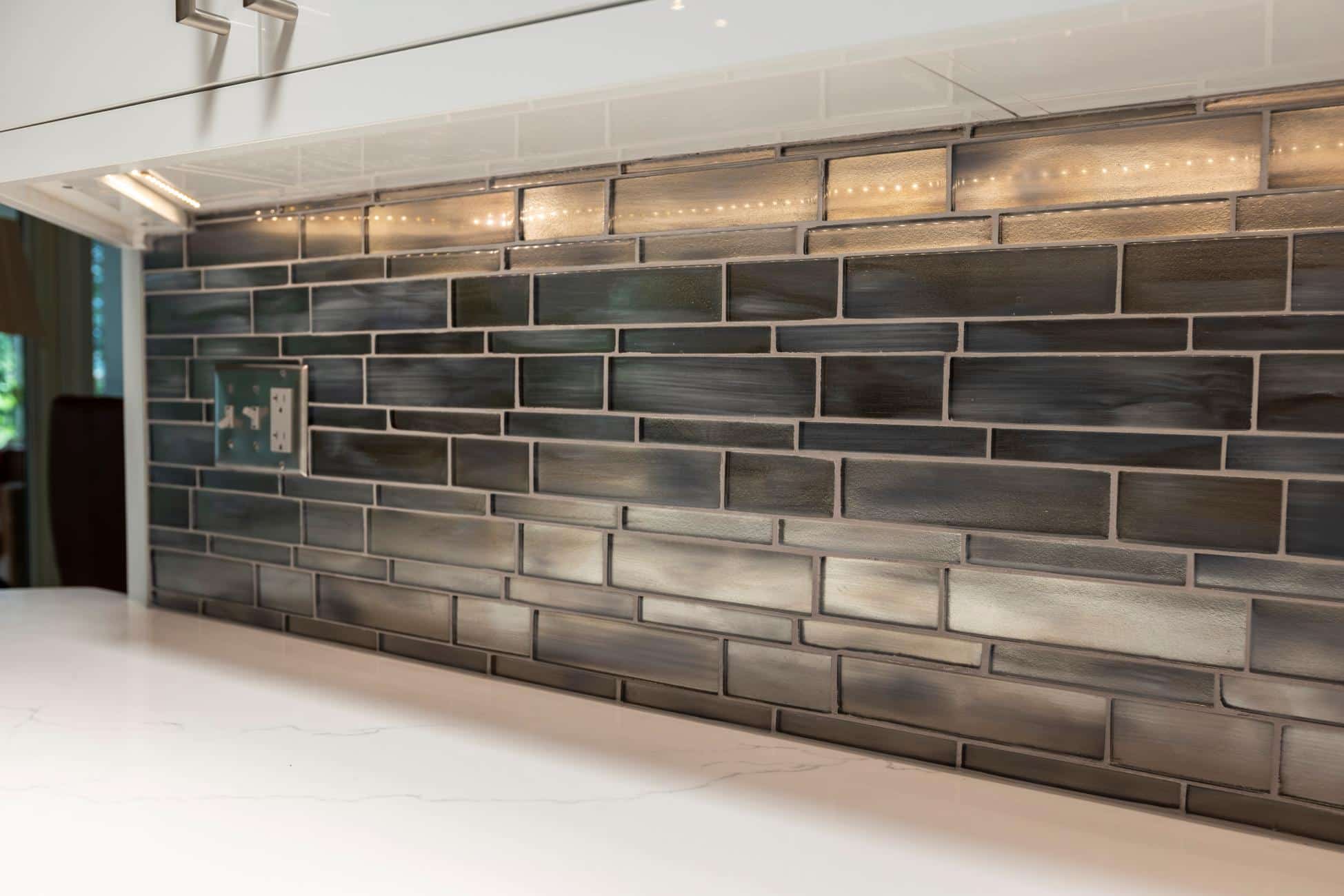 Anthology, Mystic Glass Horizon Backsplash Tile