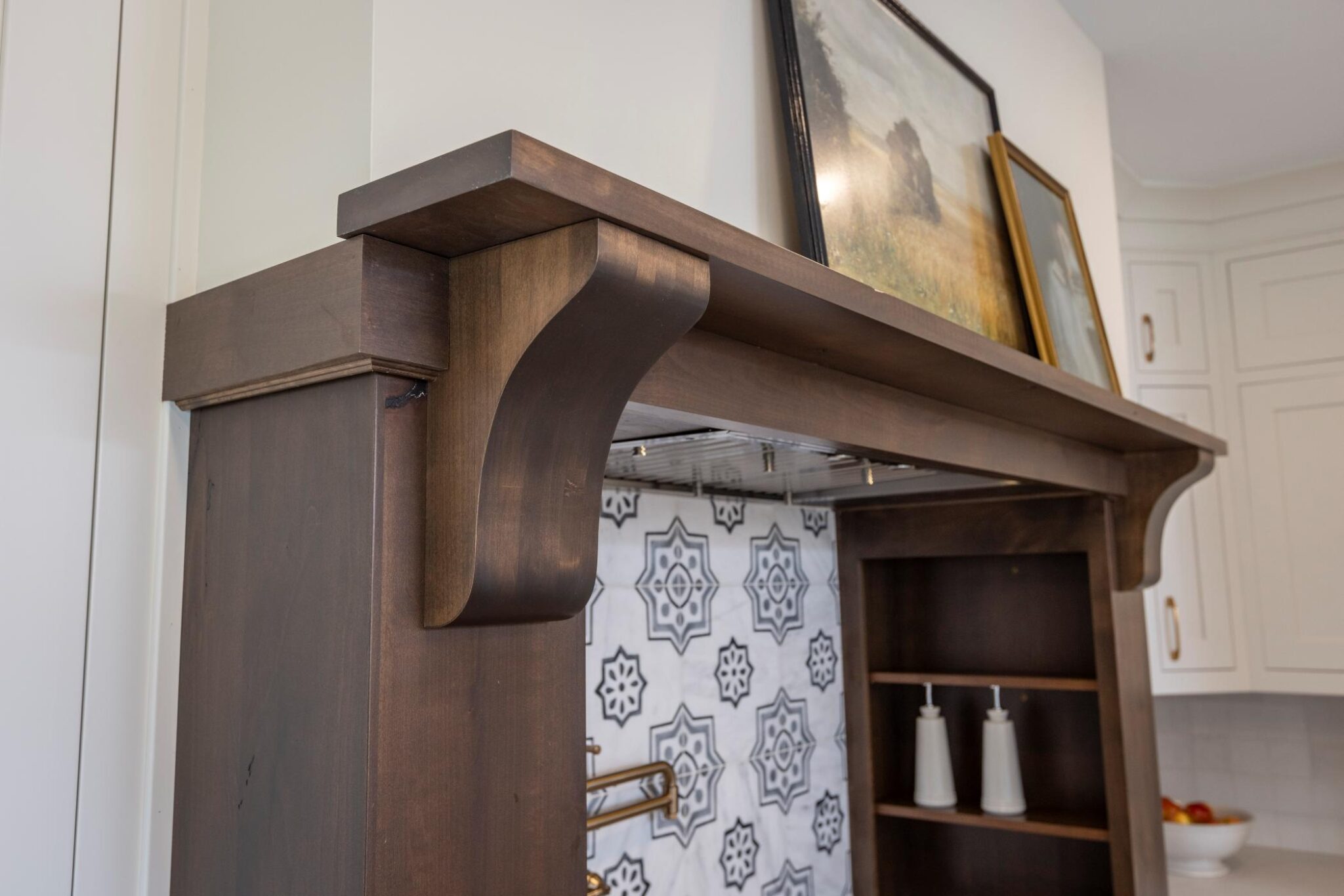 Custom range hood & surround