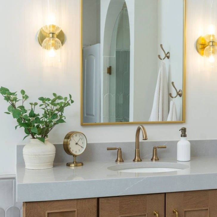 Mid - Level Faucet Fixtures