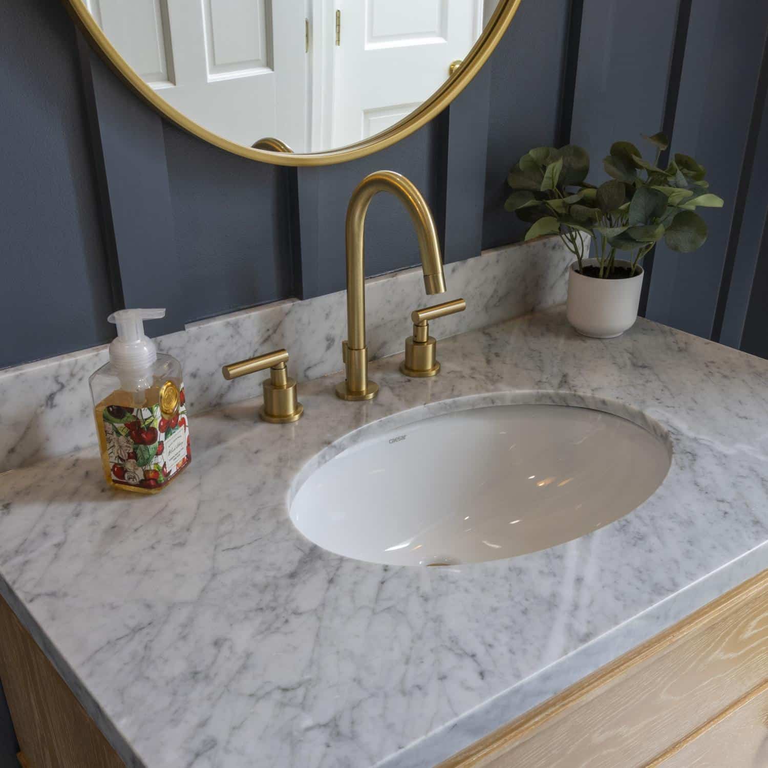 Mid - Level Faucet Fixtures