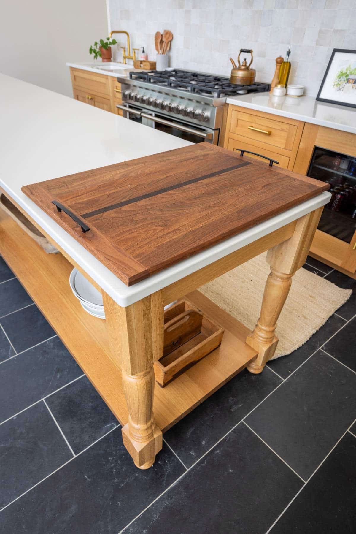 Mid - Level Quartz Kitchen Counters