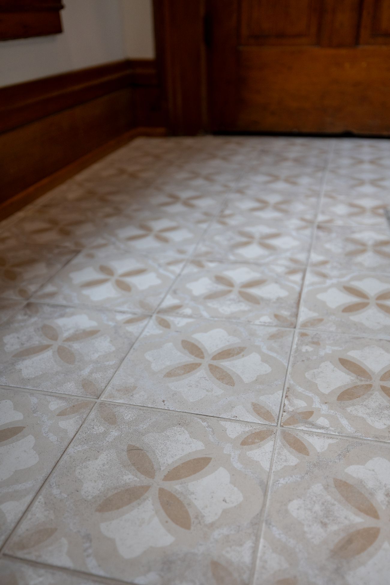 Mid - Level Floor Tile