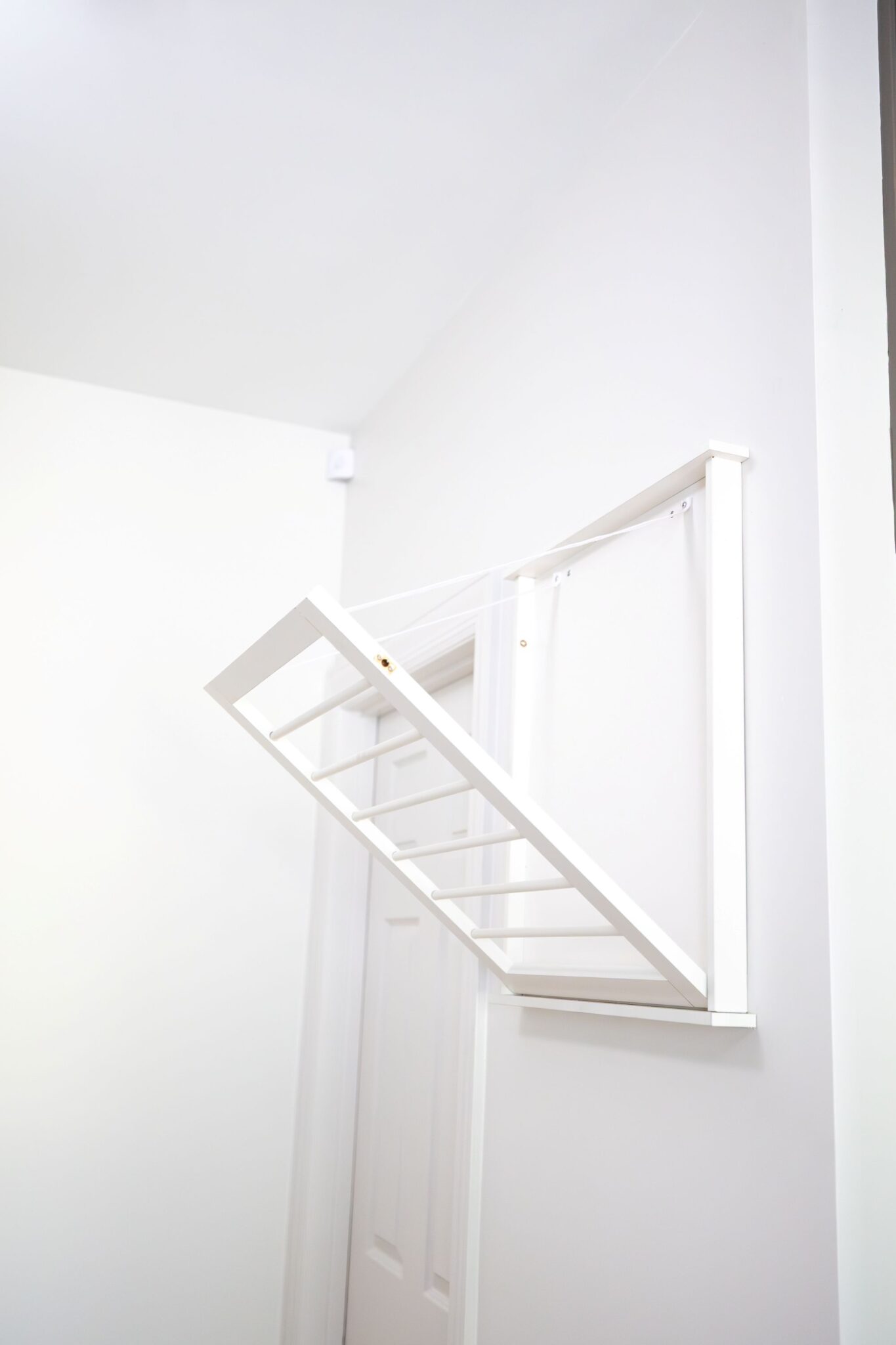 Fold Out Clothes Drying Rack