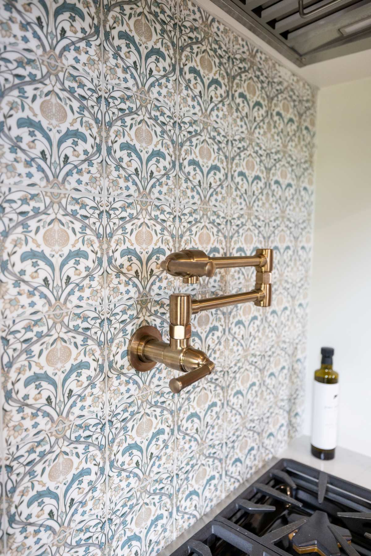 Mid - Level Pot Filler